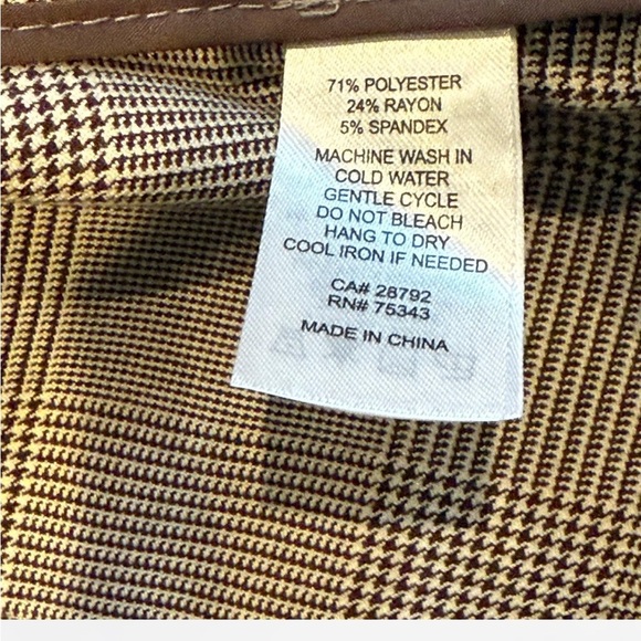 Rachel Zoe Tan Blazer with Textured Fabric and Open Front - Picture 5 of 7